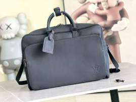 Picture of Louis Vuitton Mens Bags _SKUfw215658259fw